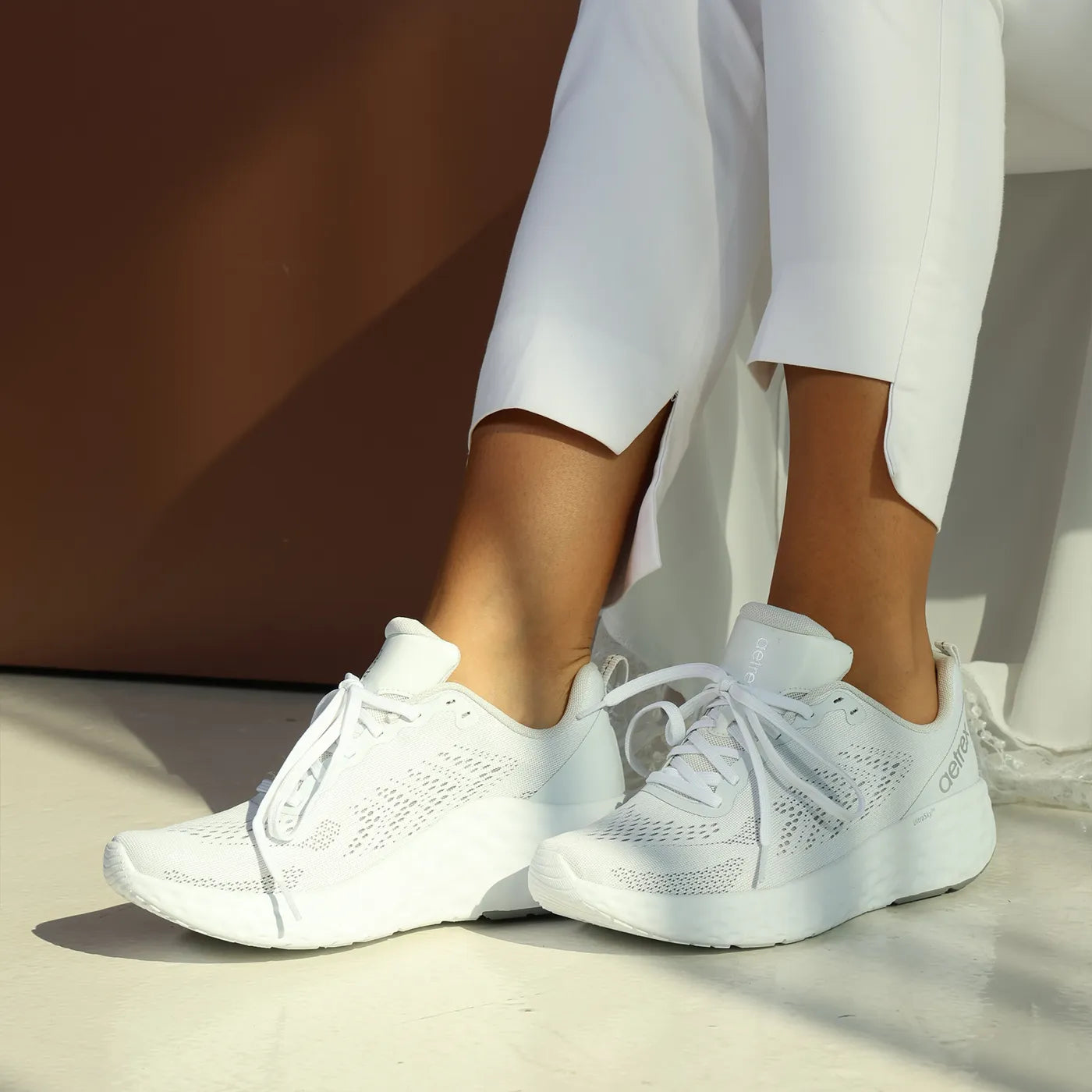 Danika Arch Support Sneakers White - Aetrex Middle East